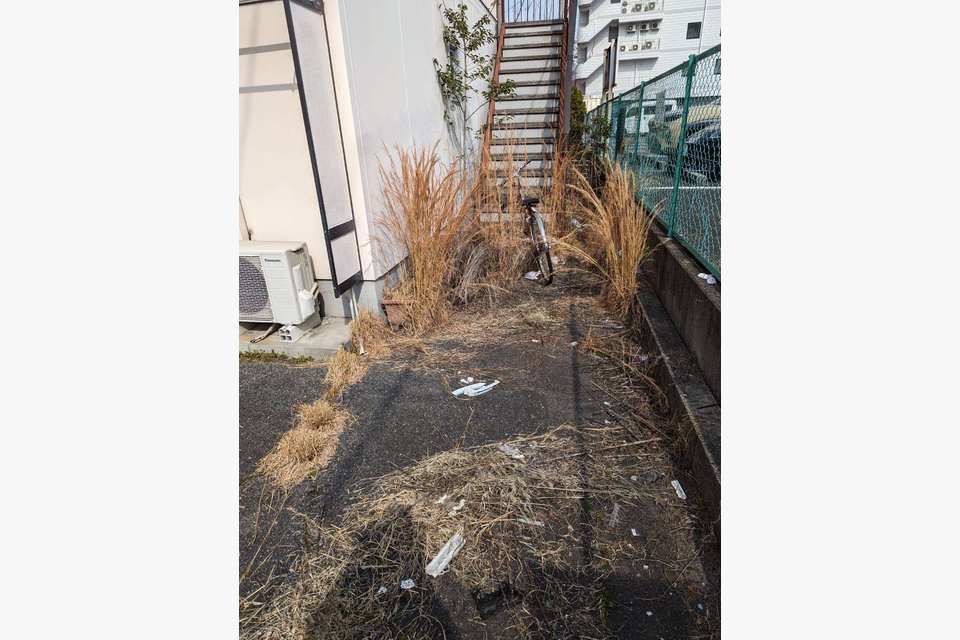 東広島市のアパート前の草刈りをしました☆の画像